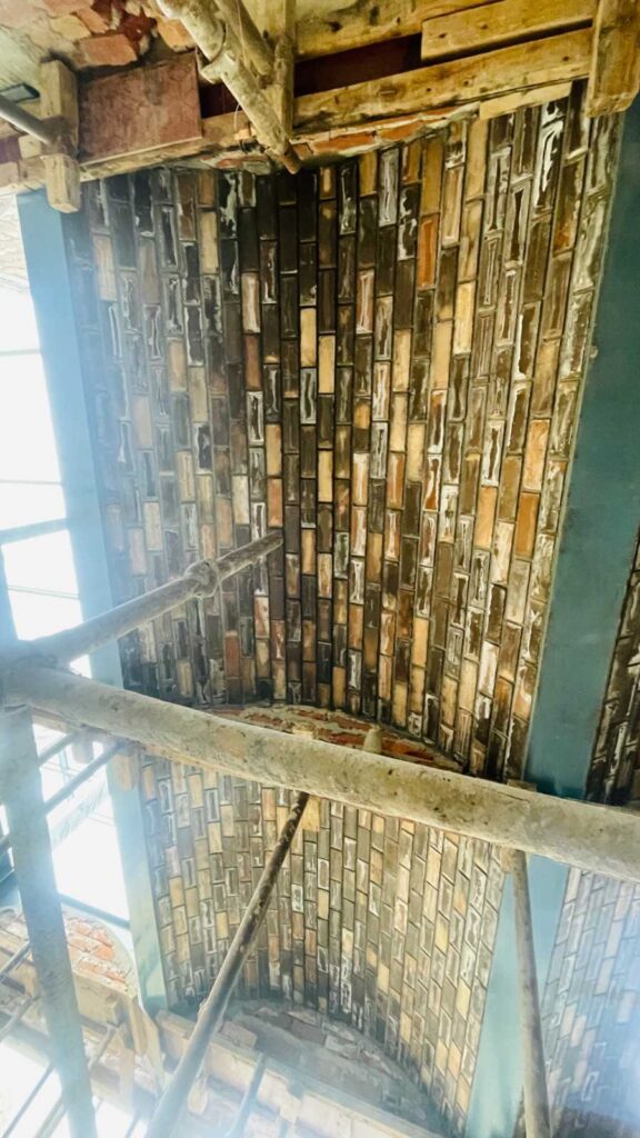 wire cut voult construction in delhi