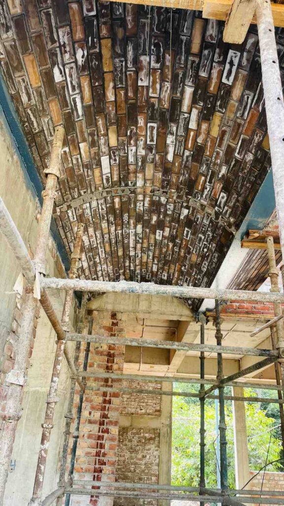wire cut voult construction in delhi