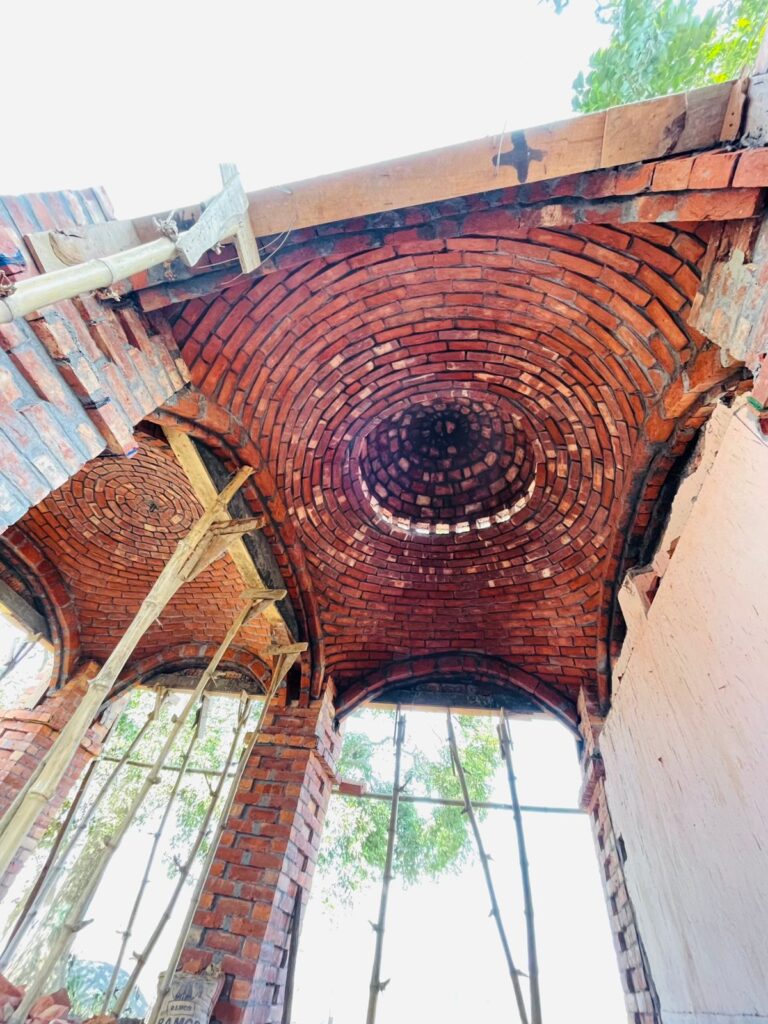 Kali Mata Temple in West Bengal - Roof construction